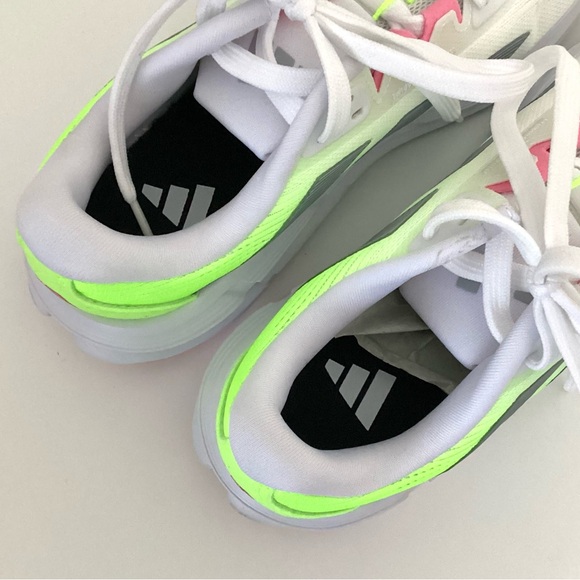 \Adidas\ NEW Women’s Questar 3 Sneakers - Picture 11 of 13